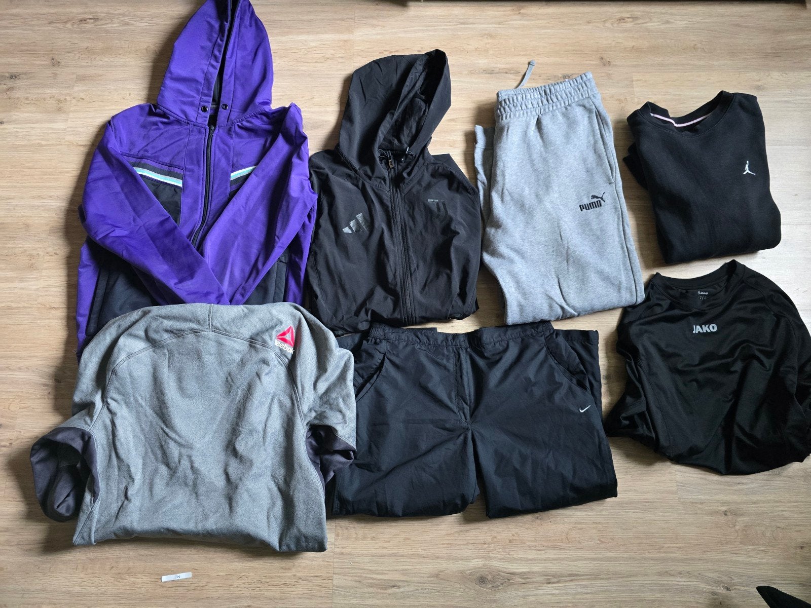 lot sportkleding allerlei merken en maten, Kleding | Heren, Ophalen of Verzenden, Paars