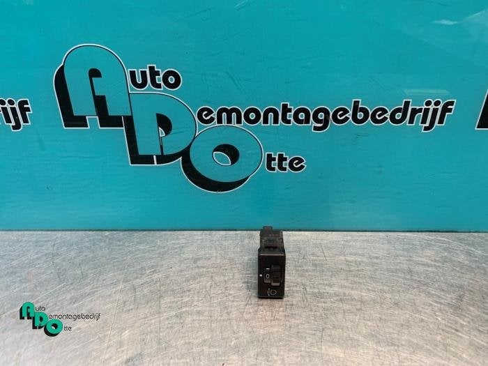 Commutateur phare hauteur réglable d'un Toyota Aygo (Aygo 0, -, 3 mois de garantie, Toyota, Utilisé