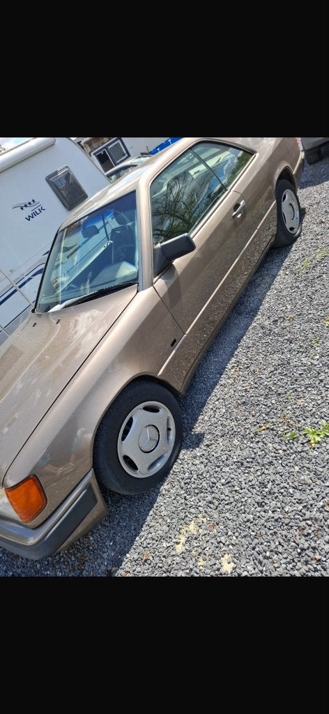 Mercedes w124 230ce 178000klm, Auto's, 4 cilinders, 2300 cc, 5 zetels, Grijs