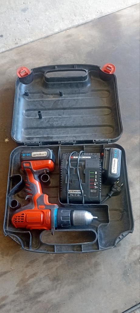 Visseuse black et decker à réparer, Bricolage & Construction, Outillage | Foreuses, Enlèvement