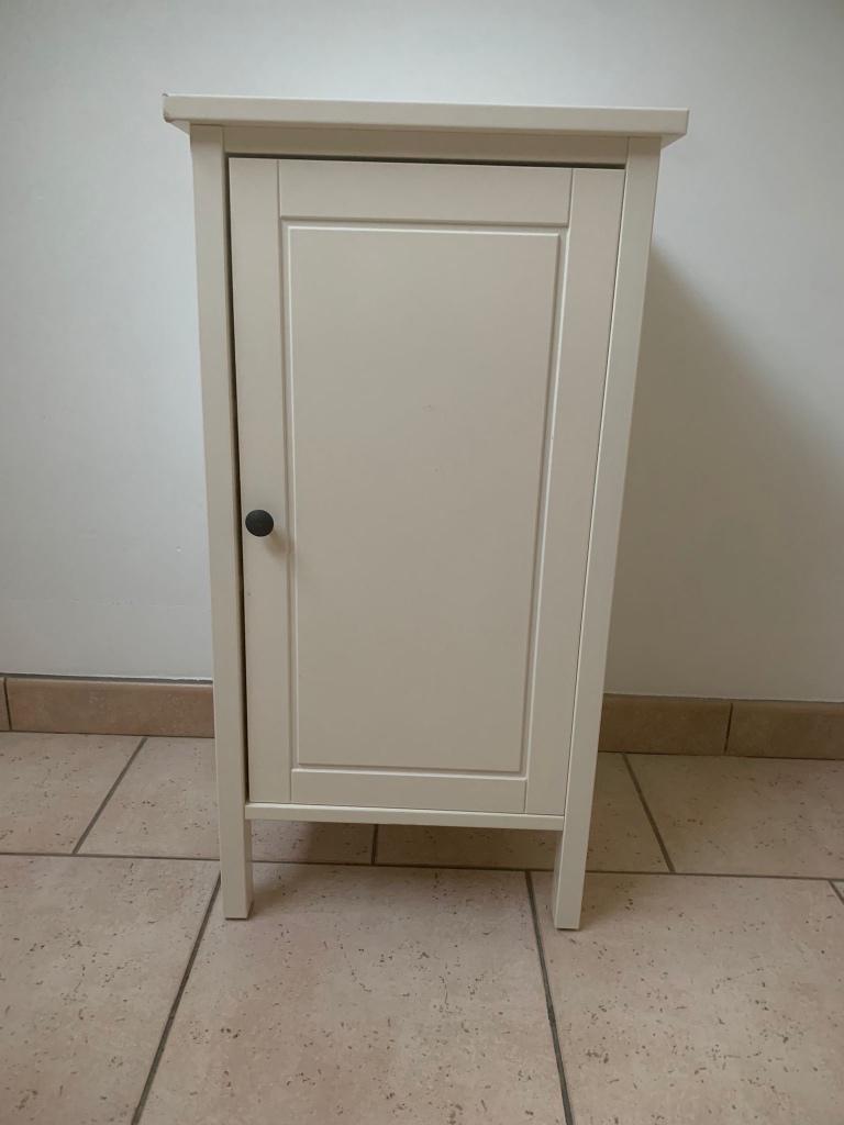 Ikea Hemnes nachtkastje, Huis en Inrichting, Slaapkamer | Nachtkastjes, Ophalen, Gebruikt, Minder dan 45 cm, 70 cm of meer