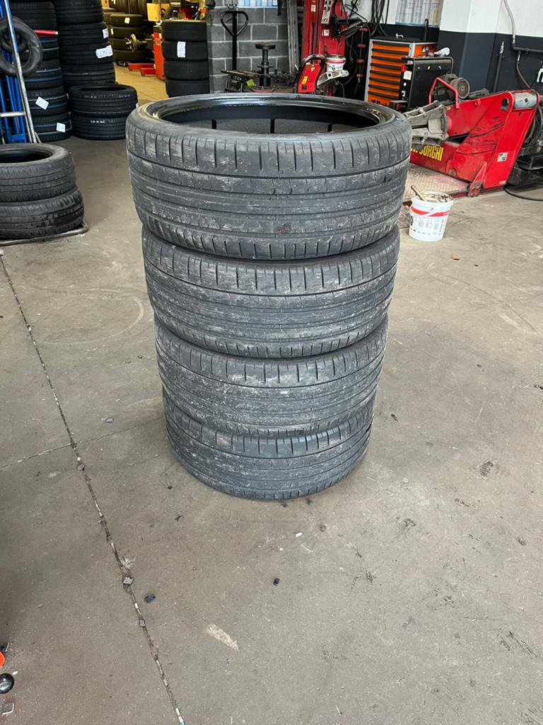 4 pneus Pirelli PZero 265/35r22 102V XL, Autos : Pièces & Accessoires, Pneus & Jantes, Pneus été, Autres dimensions, Pneu(s), Enlèvement