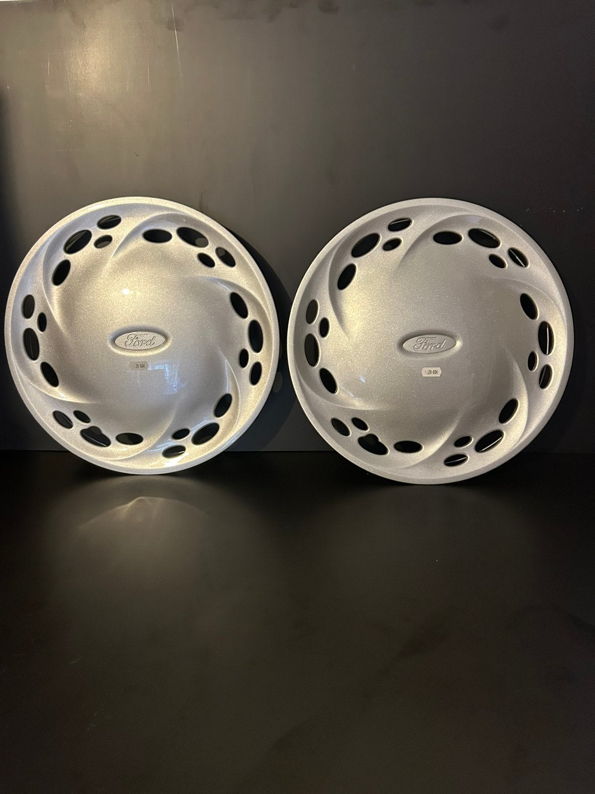 2 enjoliveurs neuf et d’origine Ford fiesta Ka 14", Enlèvement ou Envoi, Neuf