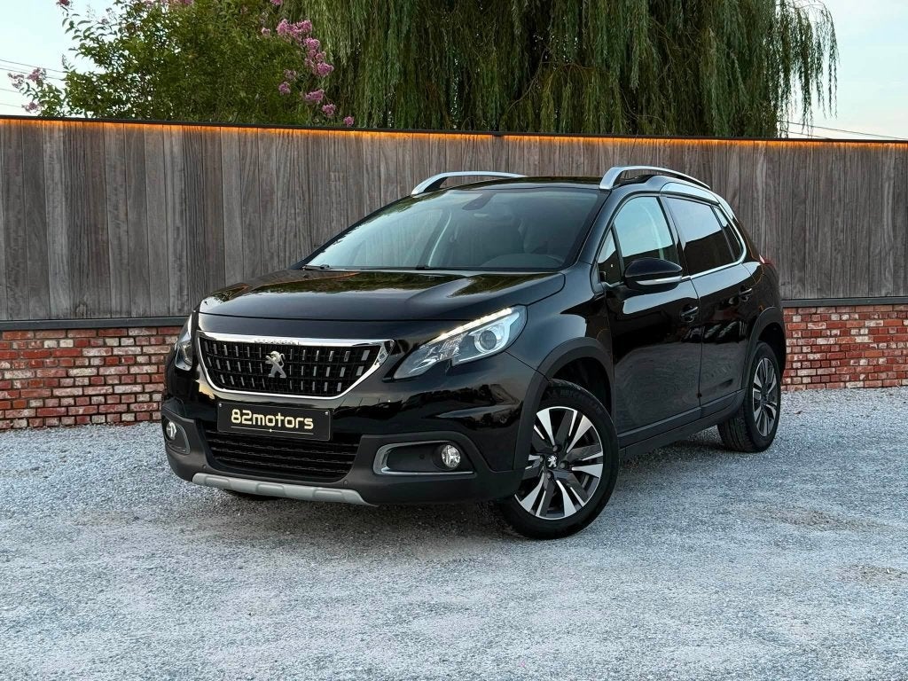 peugeot 2008 allure/1.2i/EAT6/pano/carplay/cruise/camera/btw, Auto's, Peugeot, Dealer onderhouden, 1250 kg, 1199 cc, Leder en Stof
