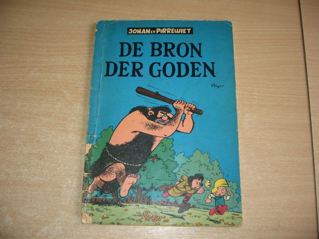 Johan en Pirrewiet 6 : De bron der goden - 1e druk uit 1957., Gelezen, Peyo, Eén stripboek, Ophalen of Verzenden