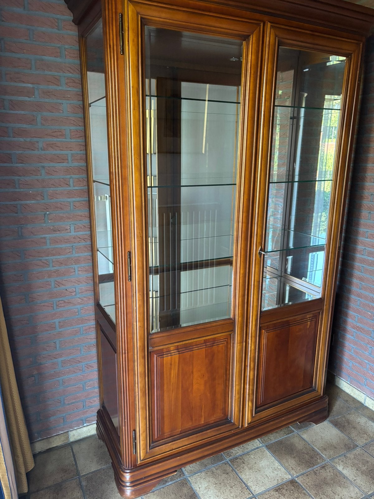 Belle vitrine avec éclairage, Enlèvement, Comme neuf