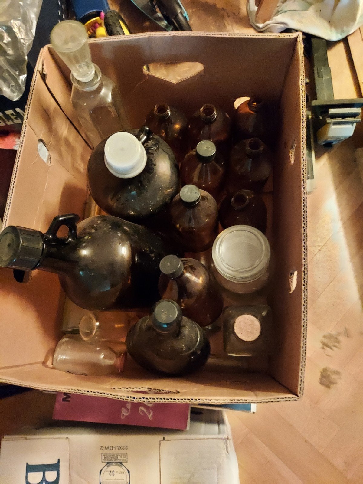 lot glazen apothekerspotten e.a, Ophalen
