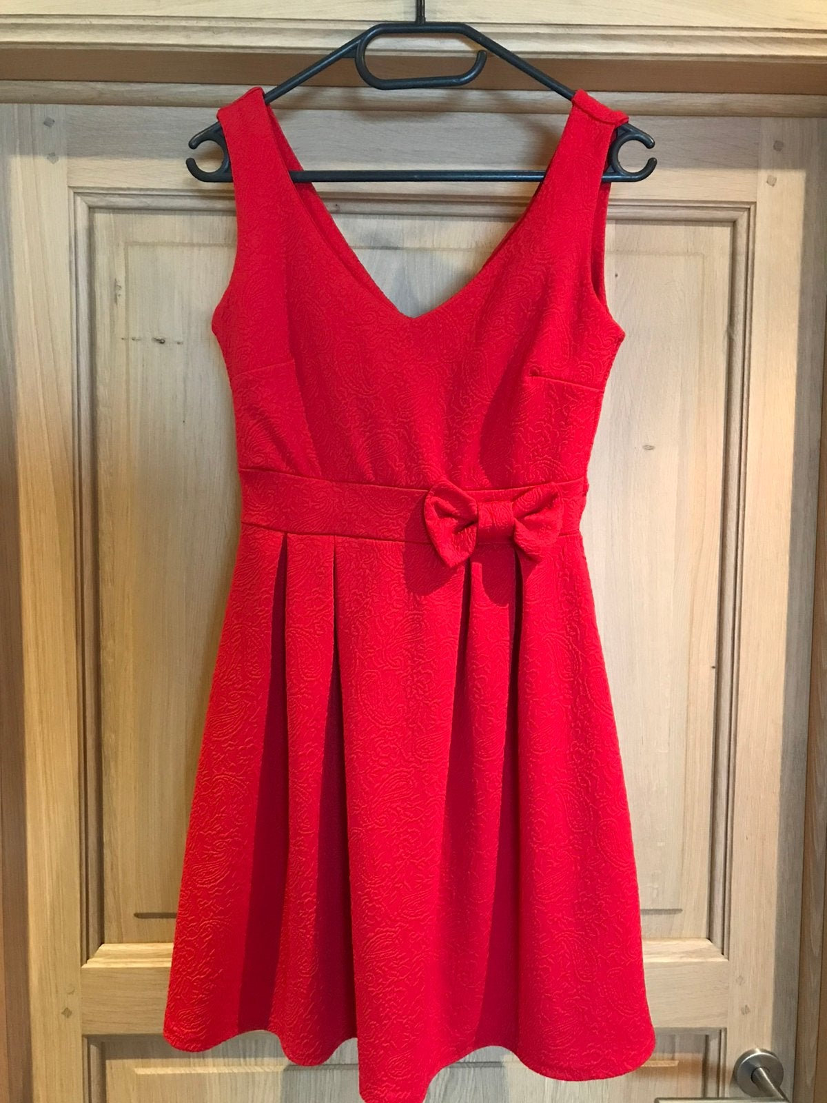 Taille de robe S/M, Enlèvement ou Envoi, Neuf, Taille 36 (S), Rouge