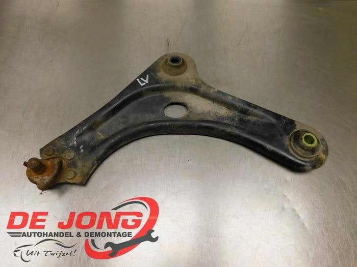 Bras de suspension avant gauche d'un Peugeot 208, -, 3 mois de garantie, Utilisé, -