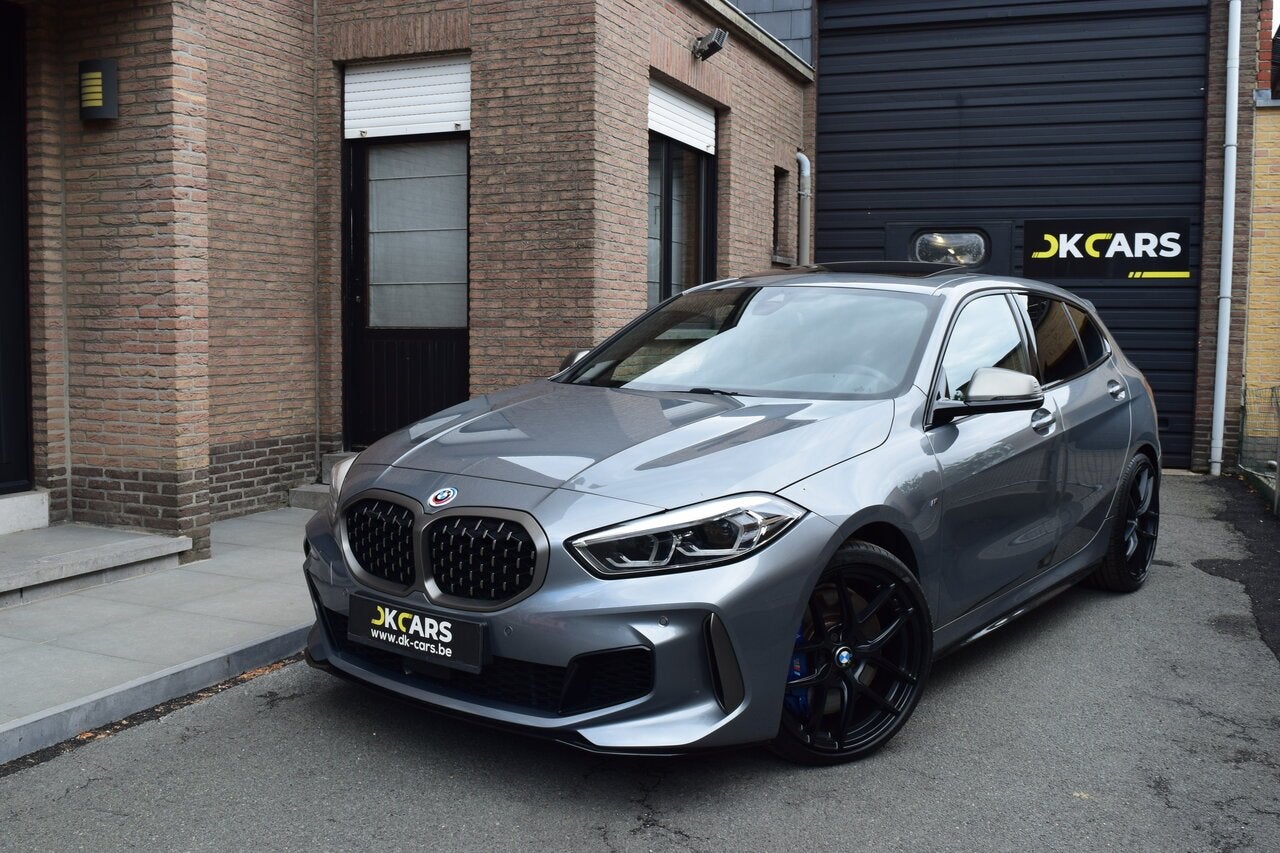 BMW, 135, M135i Xdrive - NAVI / LED / PANO OPENDAK, Autos, BMW, 0 kg, Argent ou Gris, Achat, https://public.car-pass.be/vhr/fb602bfc-18b5-4cc4-a8de-f72073c201f4