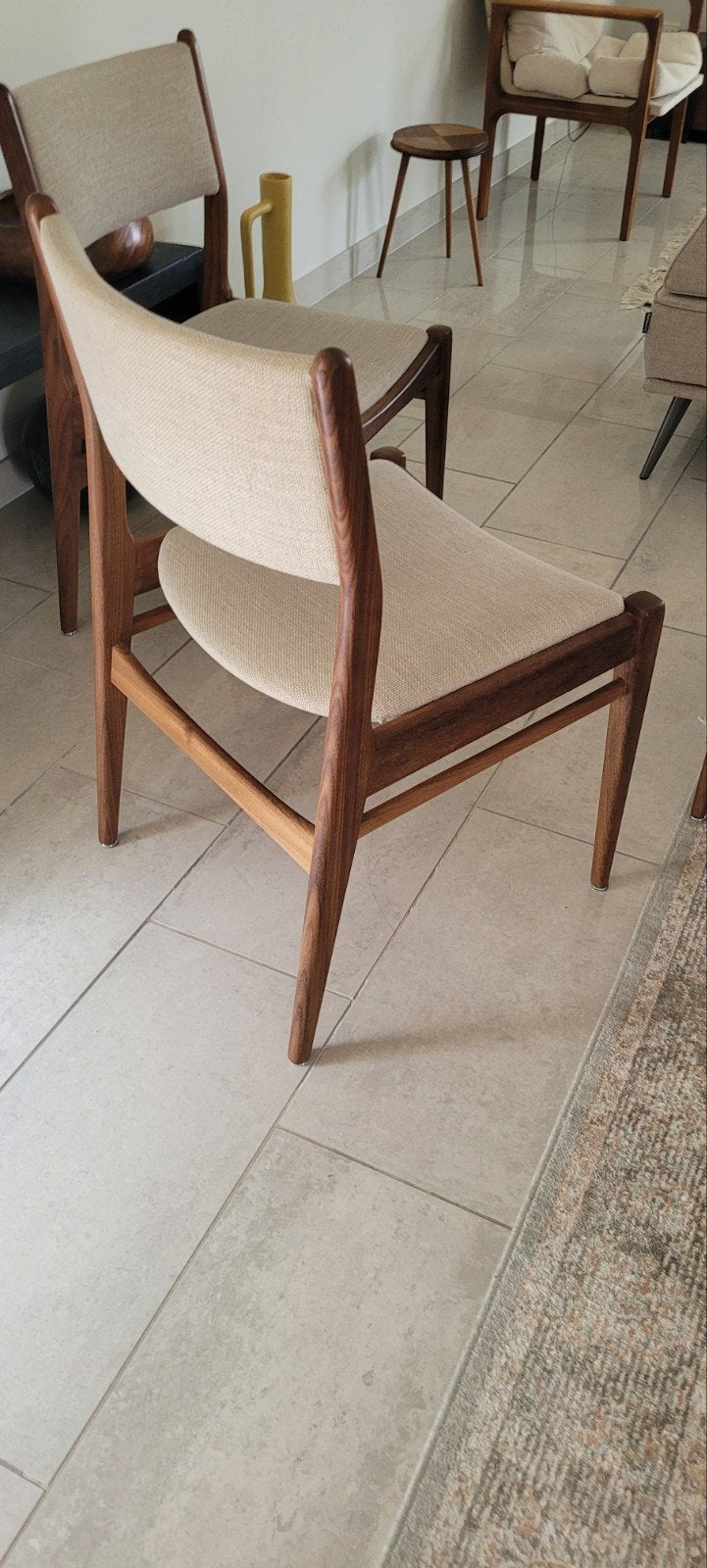 Designstoelen massief notenhout, Ophalen
