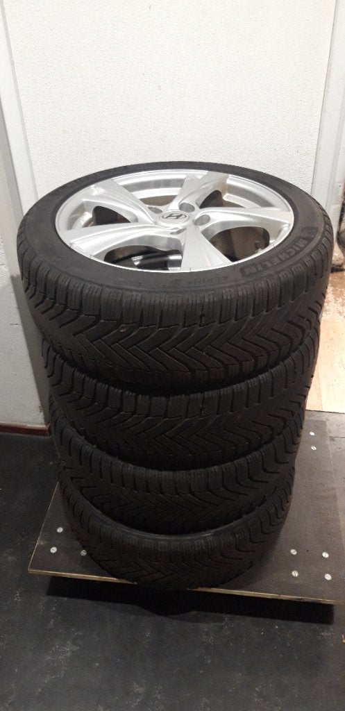 nieuwe Michelin Alpin 6 225 dash 45 r17 91h, Hyundai-velgen, Auto-onderdelen, Banden en Velgen, Banden en Velgen, Nieuw, 17 inch