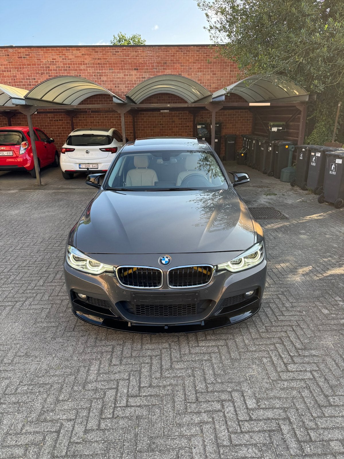 BMW 330 F30, Automaat, Achterwielaandrijving, Leder, Apple Carplay