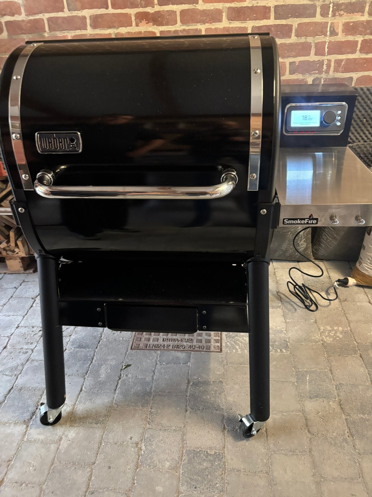 Remplacez le barbecue à pellets Weber par un grand Kamado, Jardin & Terrasse, Enlèvement, Comme neuf