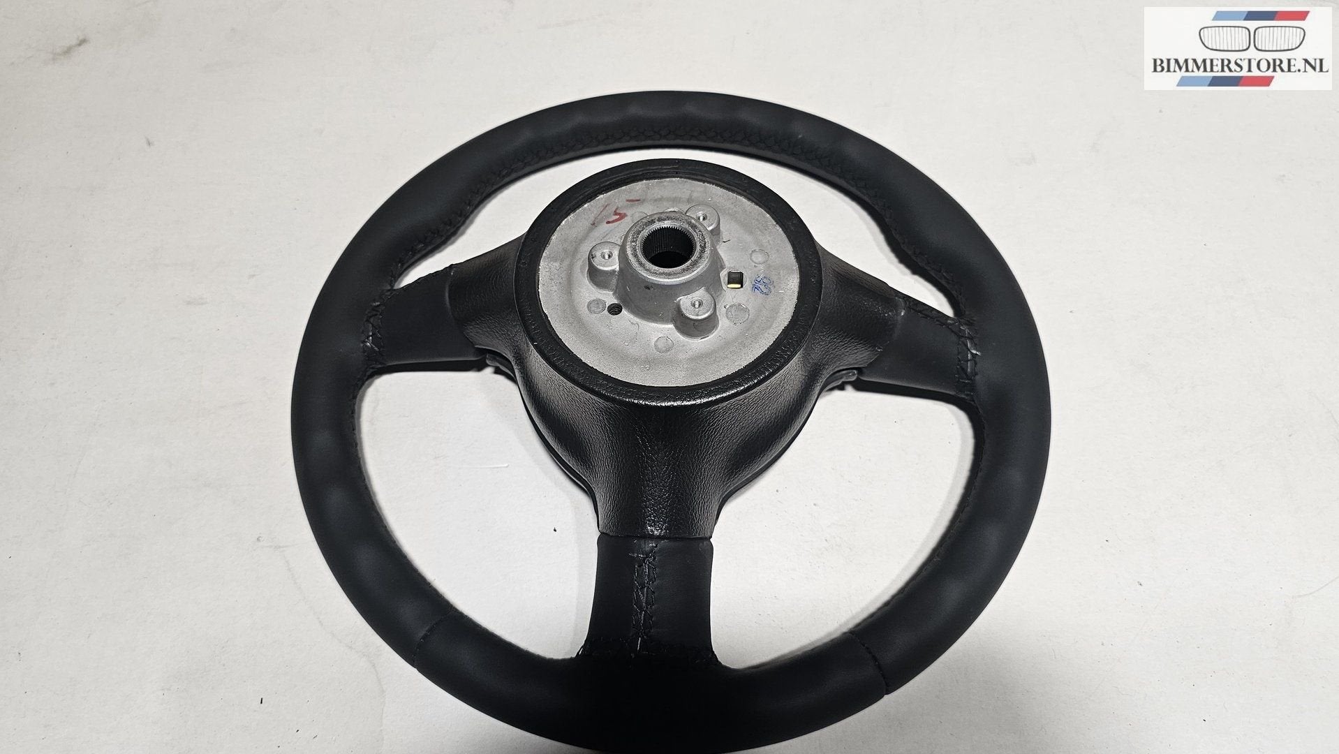 Volant sport M Tech 2 en cuir, 370 mm, BMW Série 3 E30 22260, Autos : Pièces & Accessoires, -, Origine de la pièce connue, Utilisé