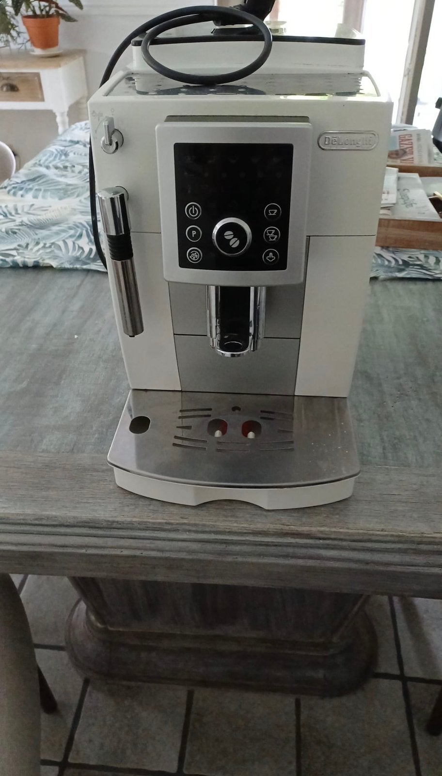 De Longhi Koffiezetapparaat, Elektronische apparatuur, Koffiezetapparaten, Gebruikt, Espresso apparaat, Koffiebonen, 4 tot 10 kopjes