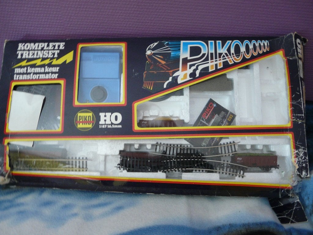 Piko HO  ( onvolledig) startset met B&NL wagonnen, Hobby en Vrije tijd, Ophalen, Gelijkstroom, Piko, Analoog
