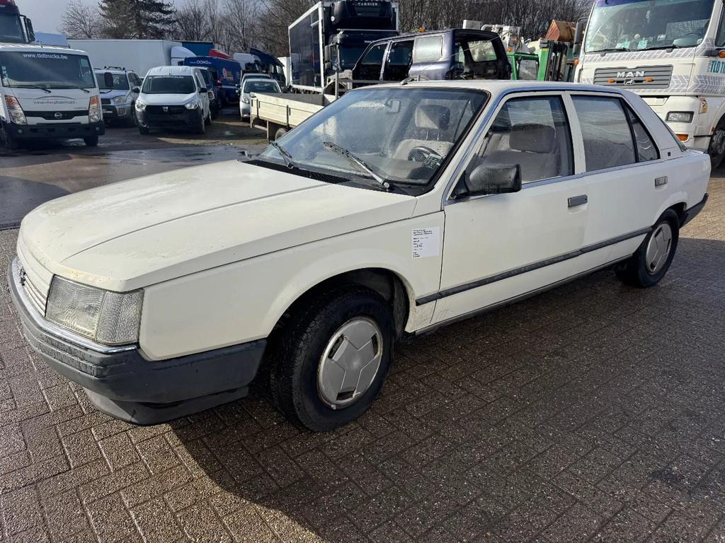Renault 25 *YOUNGTIMER-FRENCH CAR* (bj 1985), Autos, Oldtimers & Ancêtres, Entreprise, 5 portes, Berline, Blanc