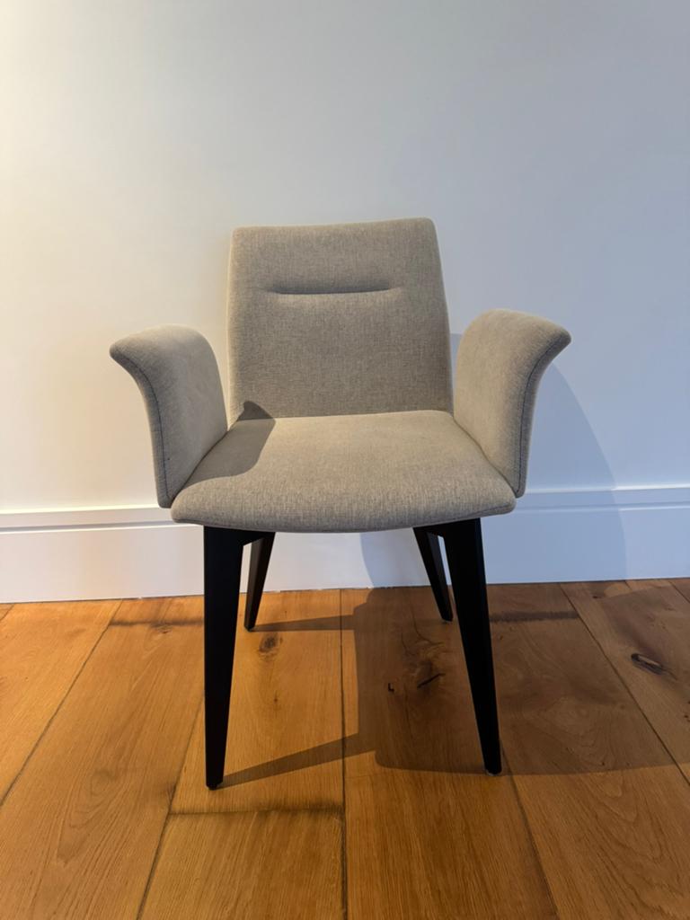 10 Chaises design tissu gris clair – très bon état, Gris, Comme neuf, Enlèvement, Cinq, Six Chaises ou plus