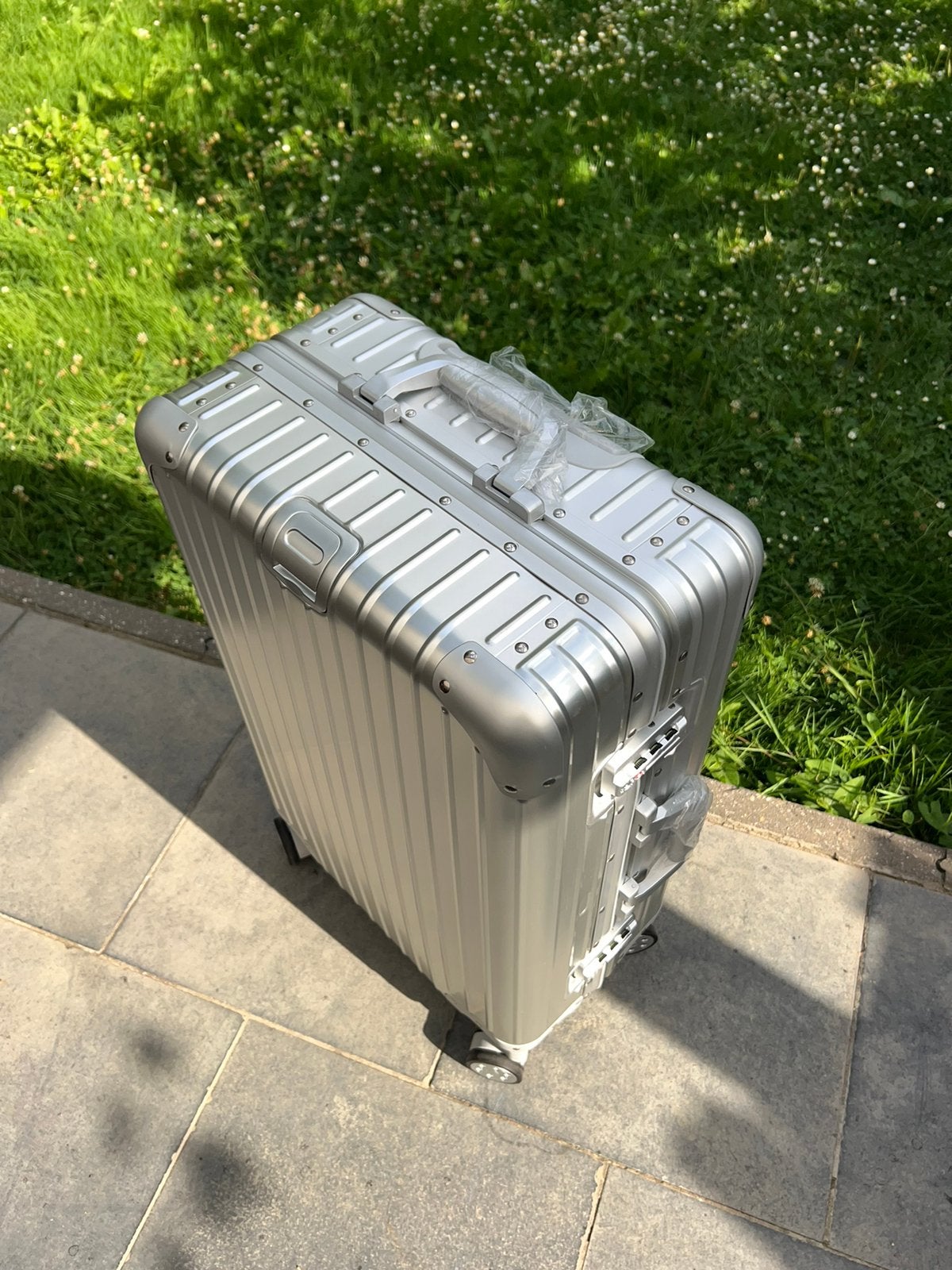 Aluminium bagage voor inchecken, Handtassen en Accessoires, Koffers, Nieuw, Metaal, 60 tot 70 cm, 45 tot 55 cm, Slot, Uitschuifbare handgreep
