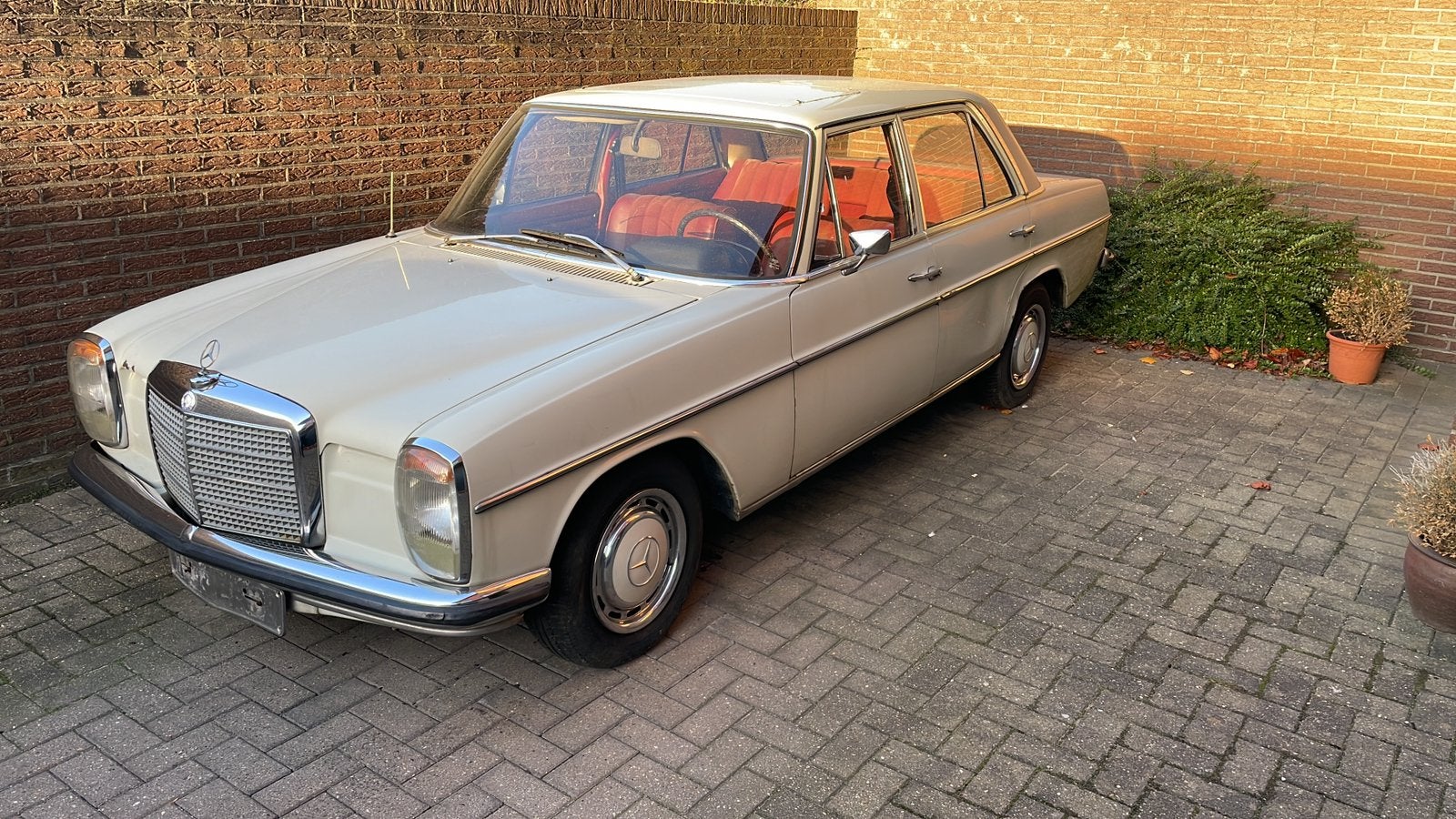 Mercedes 200 D, Hobby & Loisirs créatifs, Enlèvement, Utilisé, Moteur, Autres marques
