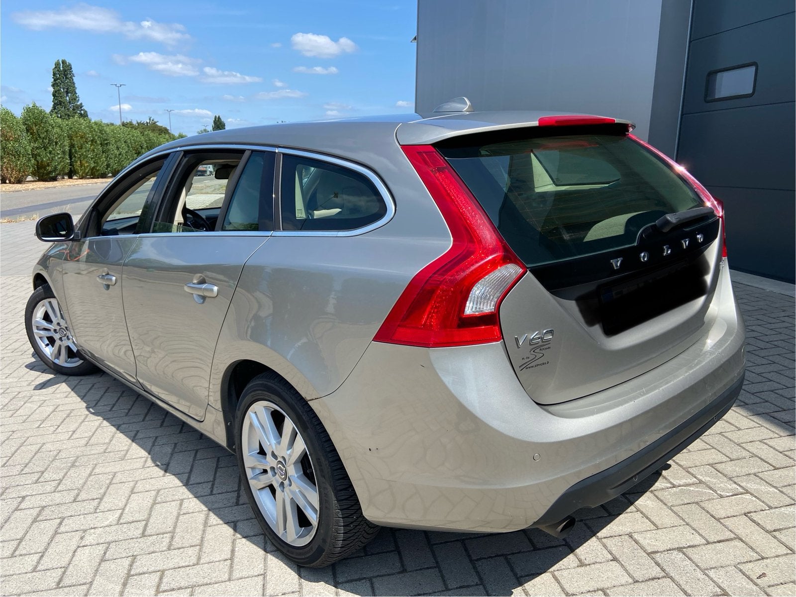 Volvo v60 AUTOMATIQUE ESSENCE 1 propriétaire, Beige, 1600 cc, Leder en Stof, Beige