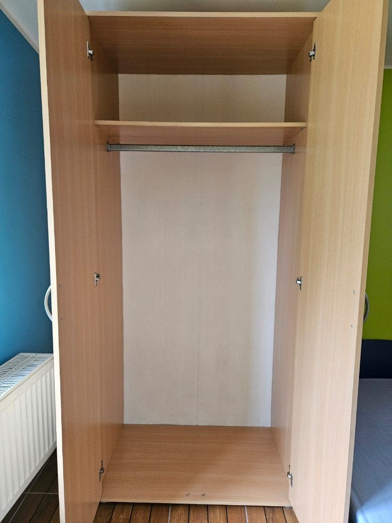 Garde-robes 1 personne, 2 vantaux battants, Comme neuf, 50 à 100 cm, Avec porte(s), Autres essences de bois