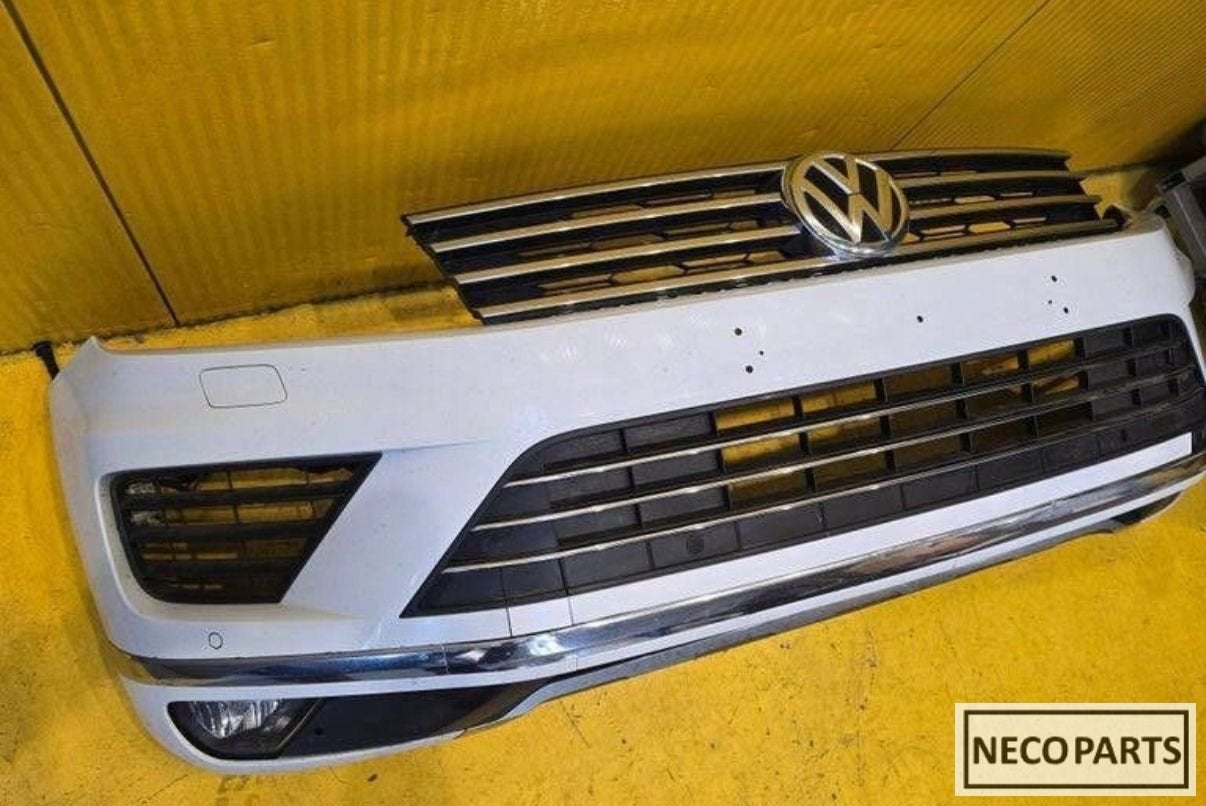 VW TOUAREG II 7P R-LINE VOORBUMPER ORIGINEEL ALLES LEVERBAAR, Gebruikt, Volkswagen, -, Ophalen of Verzenden