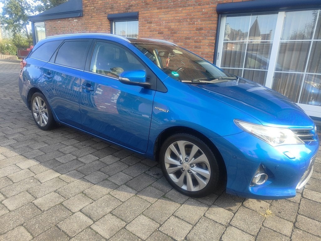 Toyota Auris Touring Hybride 1.8 CVT, Autos, Euro 5, Achat, Entretenue par le concessionnaire, Noir