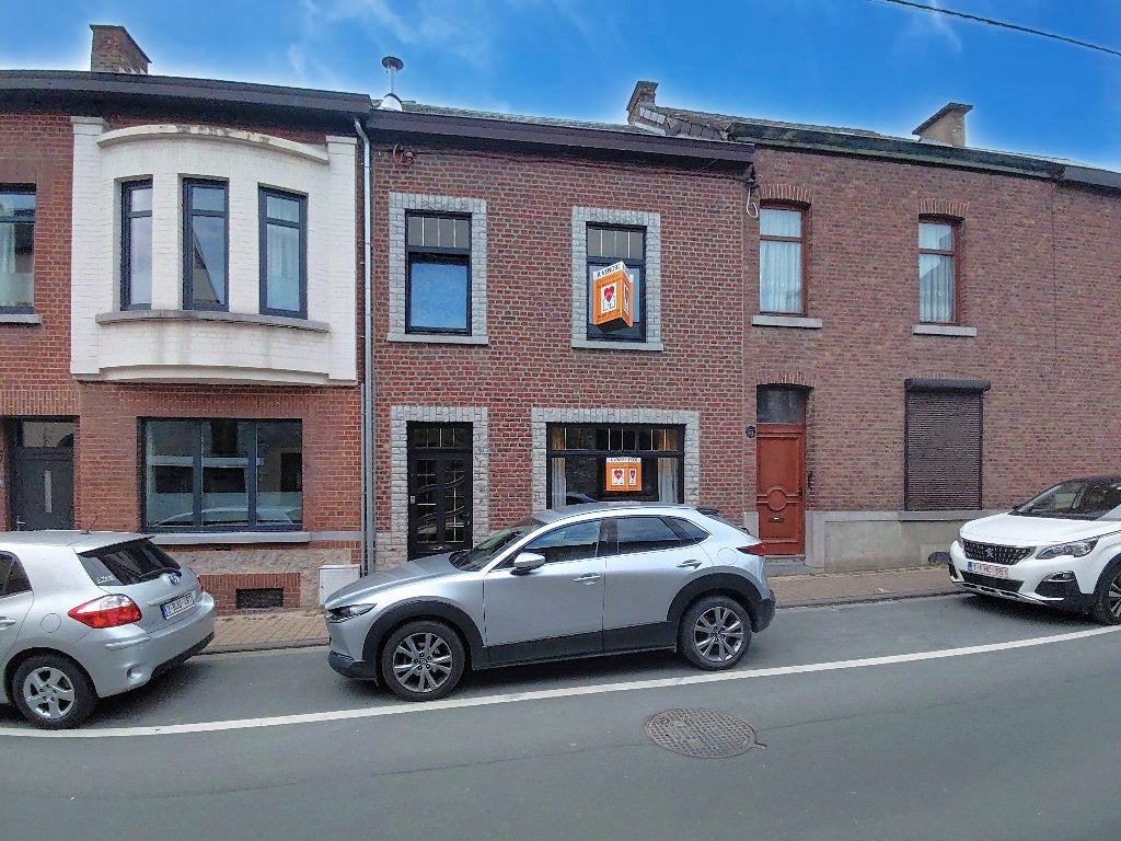 Maison familiale avec jardin à vendre au cœur de Florennes, Immo, Maison 2 façades, Florennes, 816 kWh/m²/an, 95389 kWh/an