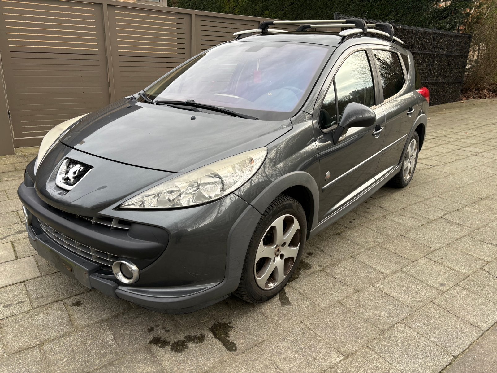 Peugeot 207 stationwagon 1.6 HDI Outdoor edition Panoramadak, Auto's, Peugeot, 4 cilinders, Leder en Stof, 5 deurs, Euro 4