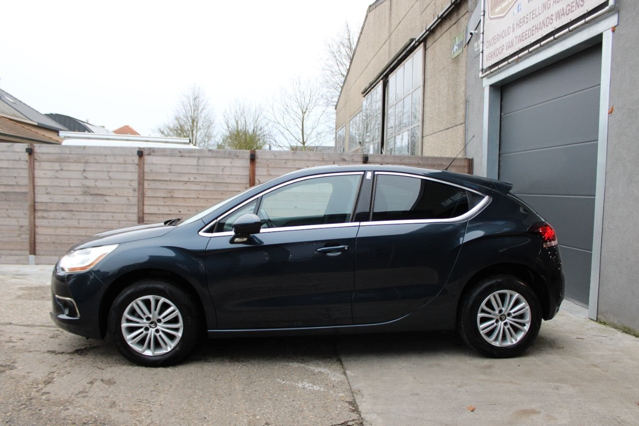 Citroën DS4 Chic (année de construction 2011), Autos, Citroën, 144 g/km, Euro 5, Achat, Entreprise
