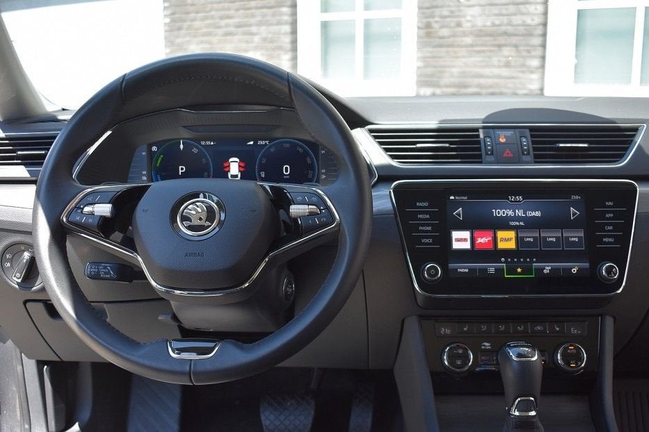 Skoda Superb Combi 1.4 TSI PHEV Style/Trekhaak/Navi/Electr S, Autos, Skoda, Argent ou Gris, Achat, Entreprise, Break