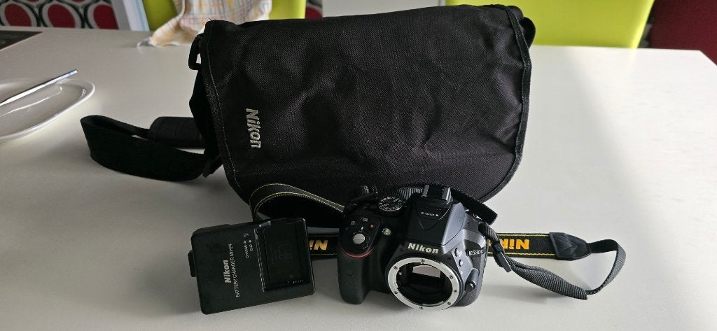 Nikon body D5300, TV, Hi-fi & Vidéo, Batterie, Enlèvement ou Envoi, Utilisé, Nikon