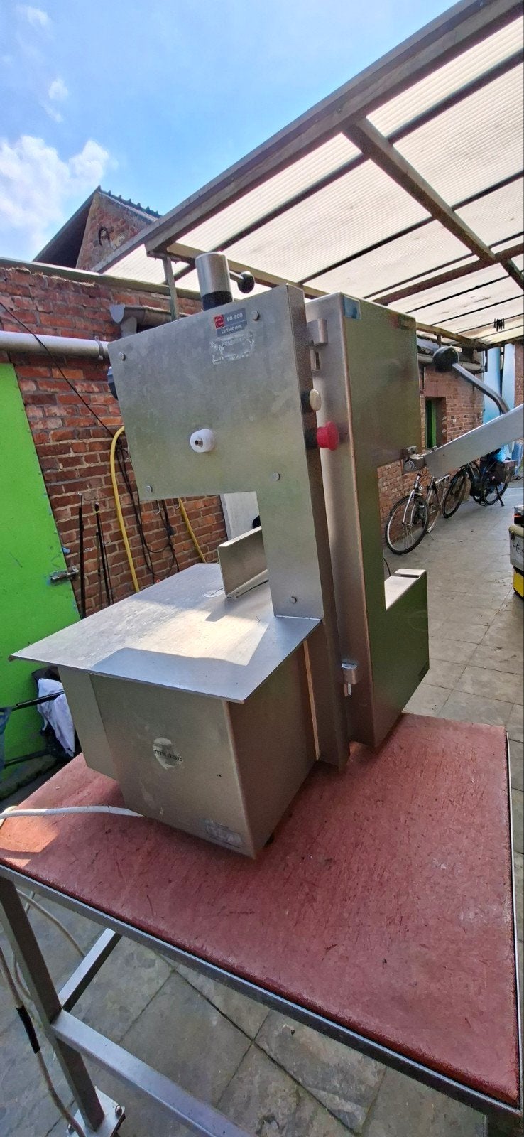 Lintzaag beenhouwerij, Ophalen