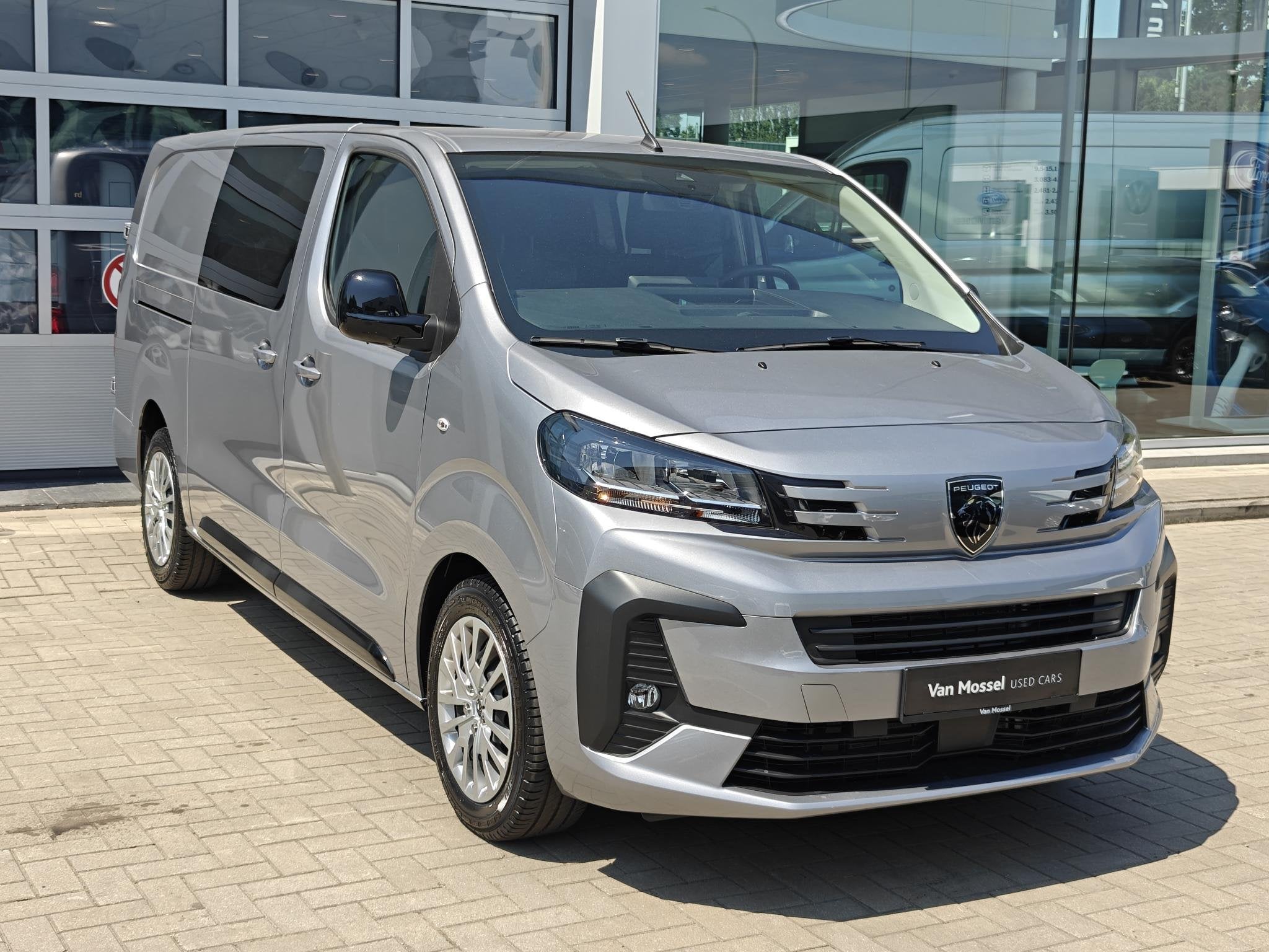 Peugeot Expert Long DC L3 2.0 BlueHDi 180 EAT8, Autos, Argent ou Gris, 4 portes, Entreprise, 3 places