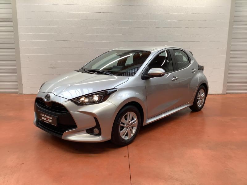 Toyota Yaris 1.5 Dynamic Toyota Yaris 1.5 Dynamic 68kw, Argent ou Gris, Achat, Euro 6, Electronic Stability Program (ESP)