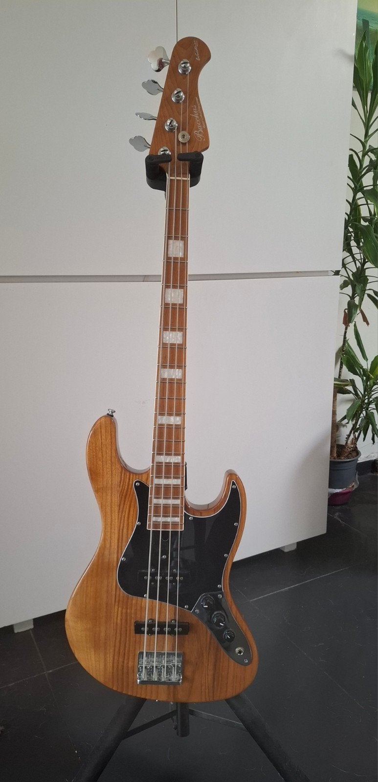 bacchus jazz bass, Muziek en Instrumenten, Ophalen of Verzenden, Zo goed als nieuw, Elektrisch