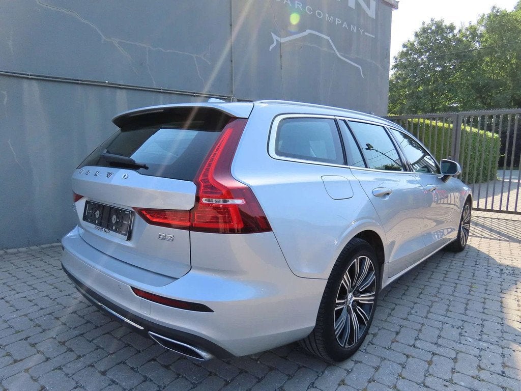 Volvo V60 V60 2.0 B3 MHEV Inscription Geartronic MILD HYBRID, Automaat, Lichtsensor, Gebruikt, 4 cilinders