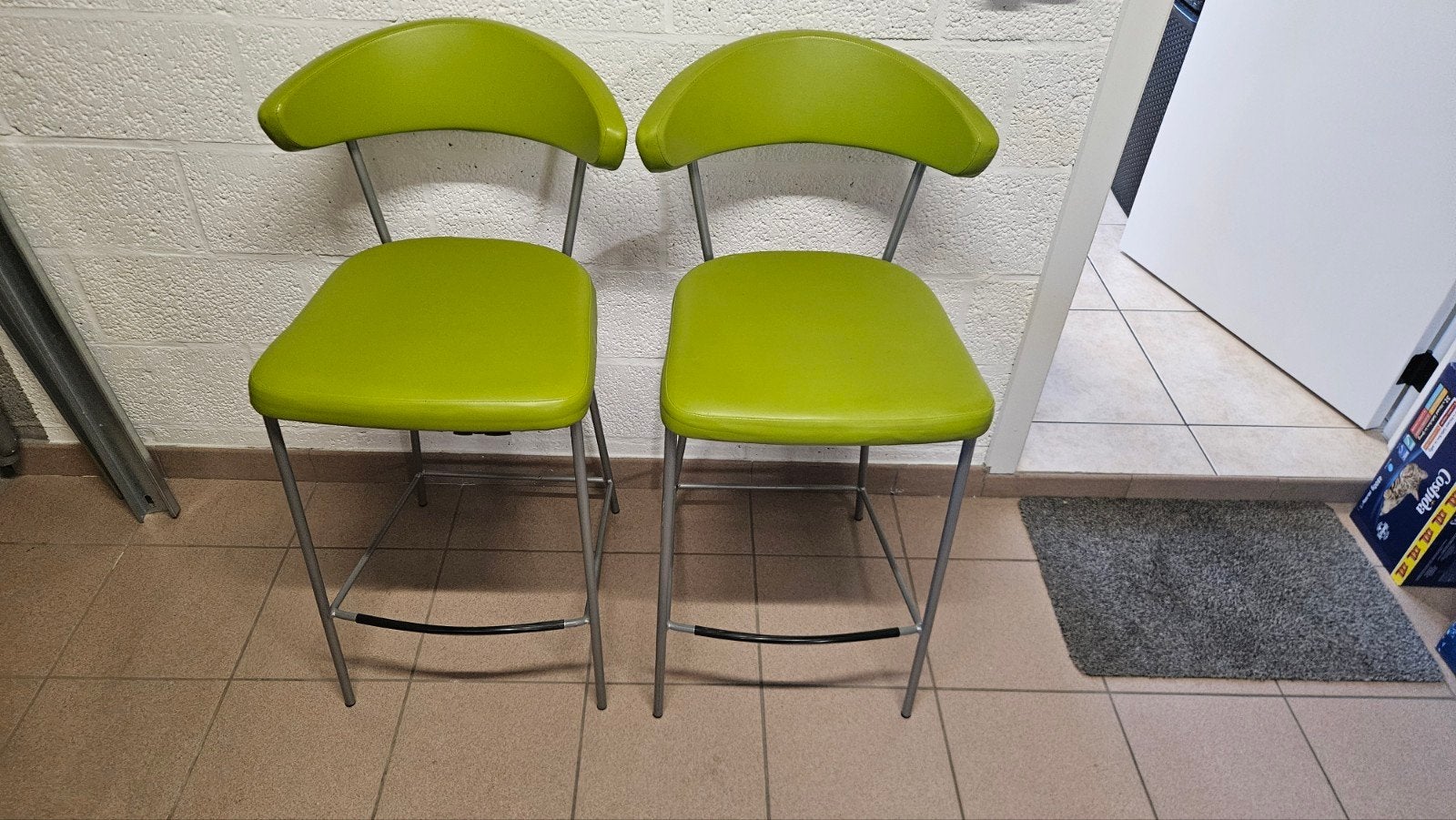 4 hoge stoelen, Maison & Meubles, Tabourets de bar, Avec repose-pieds, 4 tabourets, Enlèvement, Utilisé
