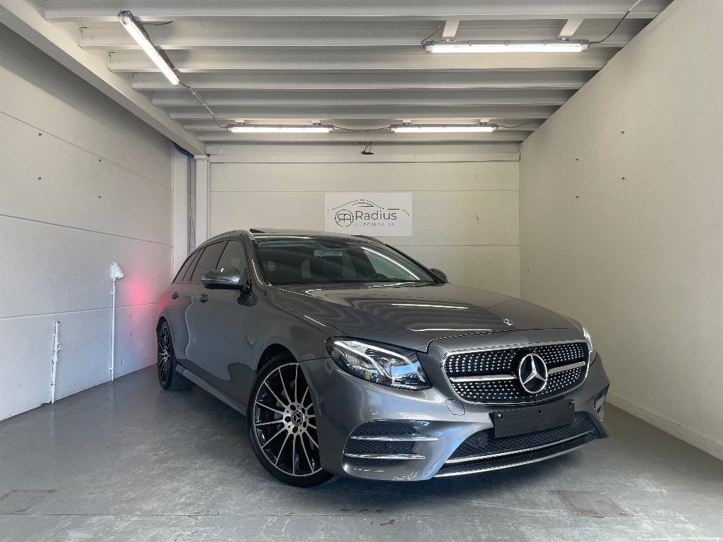 Mercedes-Benz - E250 - Benzine - Automaat, Auto's, Automaat, Achterwielaandrijving, 4 cilinders, Leder en Stof