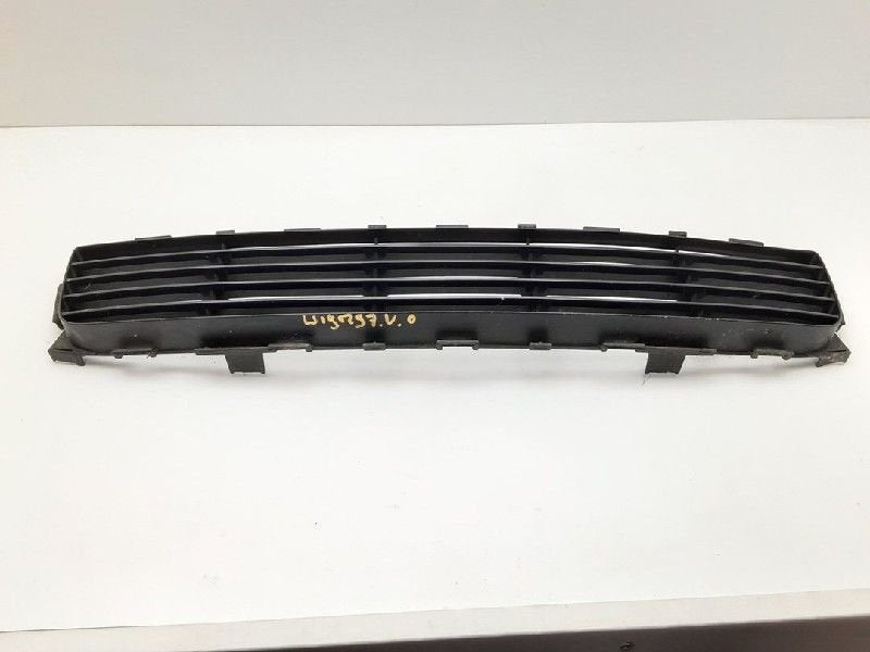 GRILLE DE PARE-CHOCS Toyota Auris (E15) (01-2006/09-2012), Utilisé, Toyota