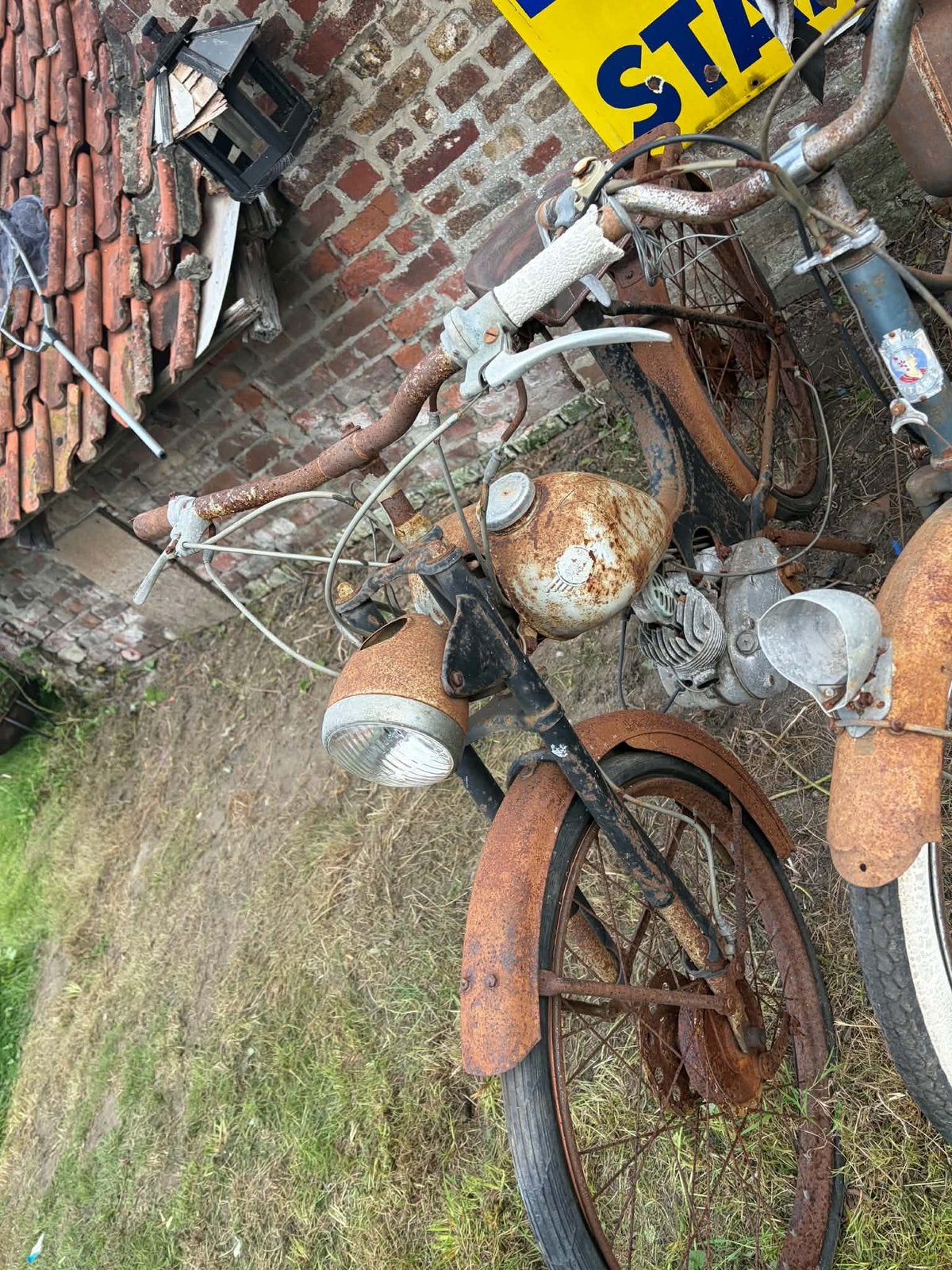Oude brommer dymax, Ophalen