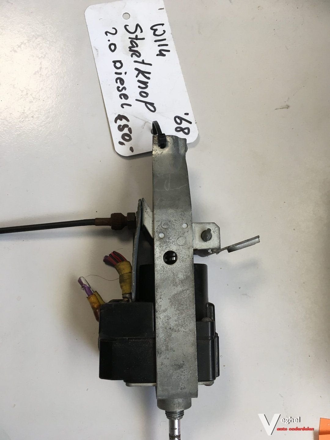 Mercedes w114 Startknop 2.0 diesel 1968, -, Utilisé, -, -