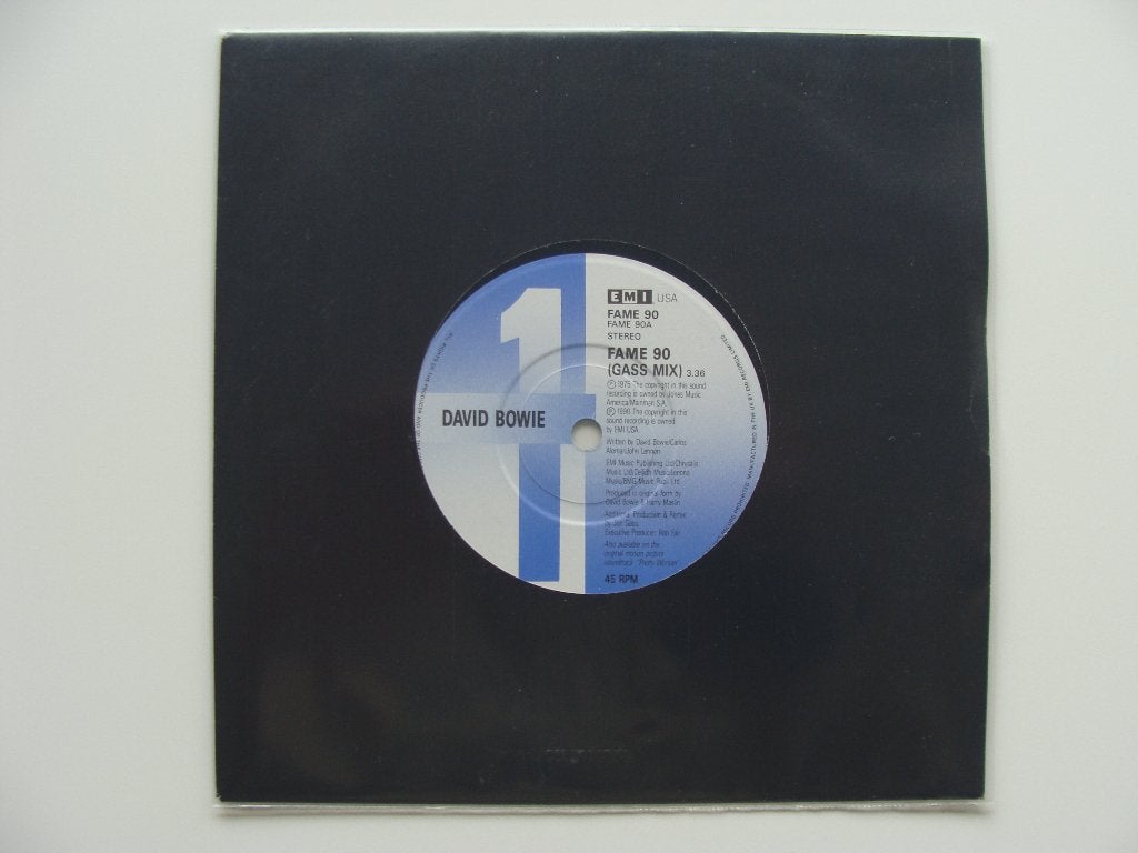 David Bowie – Fame 90 (1990), Beschermende buitenhoes, Ophalen of Verzenden, 7 inch, Rock en Metal