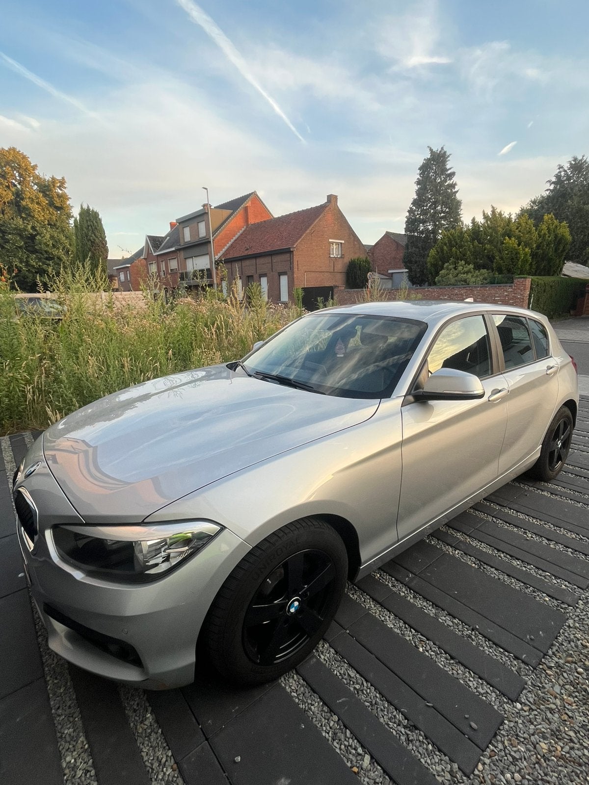 Mbw 1serie 116i 2018 1.6 Benzine 140,000 km, Autos, BMW, Cuir, Argent ou Gris, Achat, Euro 6