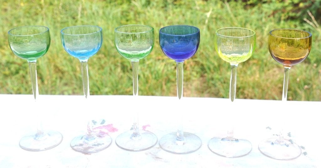 7 verres a liqueur sur pied et coloré, Antiquités & Art, Enlèvement ou Envoi