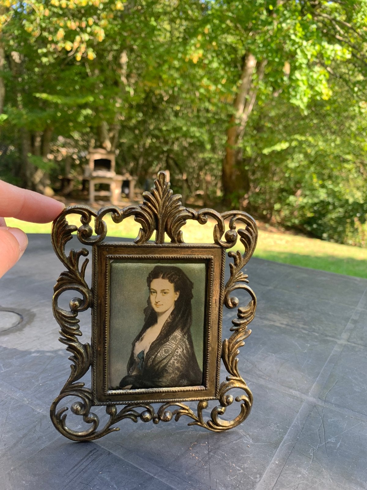 Portrait miniature ancien dans un cadre baroque - Roccoco, Maison & Meubles, Accessoires pour la Maison | Cadres, Enlèvement ou Envoi