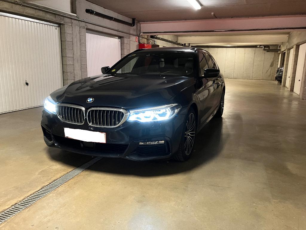 BMW 530 xDrive - volledige optie, Auto's, Automaat, 1700 kg, Blauw, Parkeerassistent