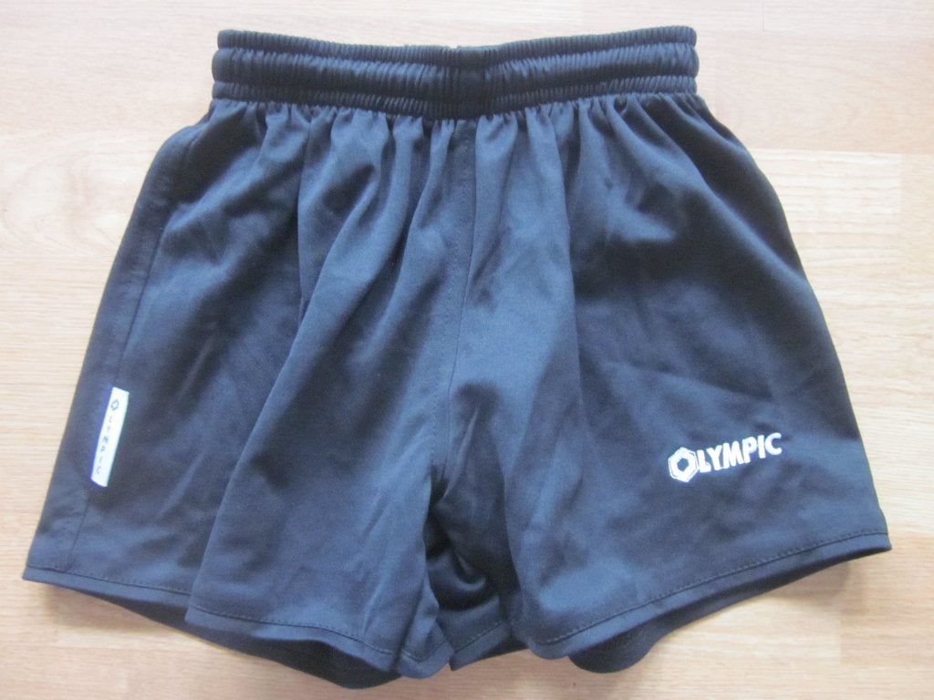 zwarte voetbalshort van Olympic, Enfants & Bébés, Vêtements enfant | Taille 128, Enlèvement ou Envoi, Utilisé, Vêtements de sport ou Maillots de bain
